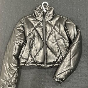 BLACK SHINE PUFFER JACKET